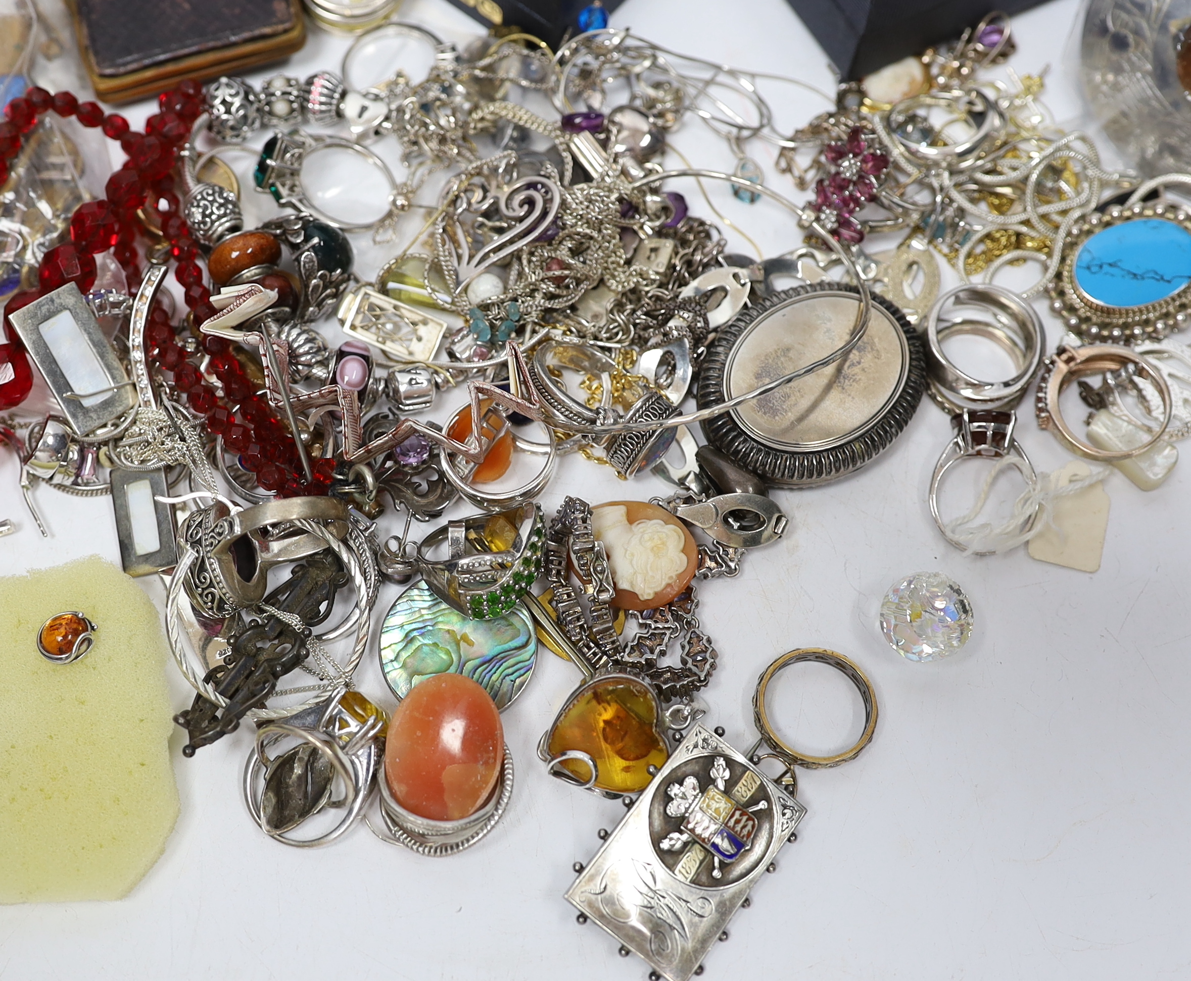 A quantity of assorted mainly costume jewellery, including some silver.